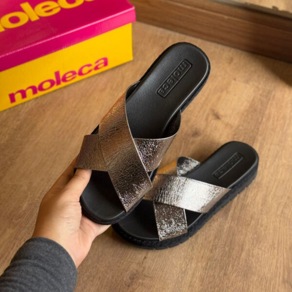 Sandália Moleca Metalizada Comfy Plus 5539.104 - Imagem 15