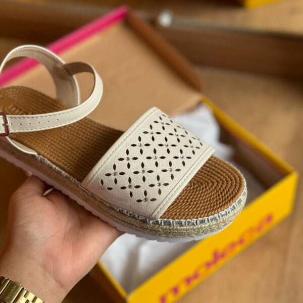 Sandália Moleca Flatform com Detalhes Brilhantes 5447.721 - Imagem 2