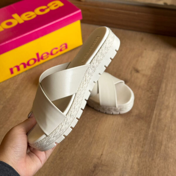 Sandália Moleca Metalizada Comfy Plus 5539.104 - Imagem 8