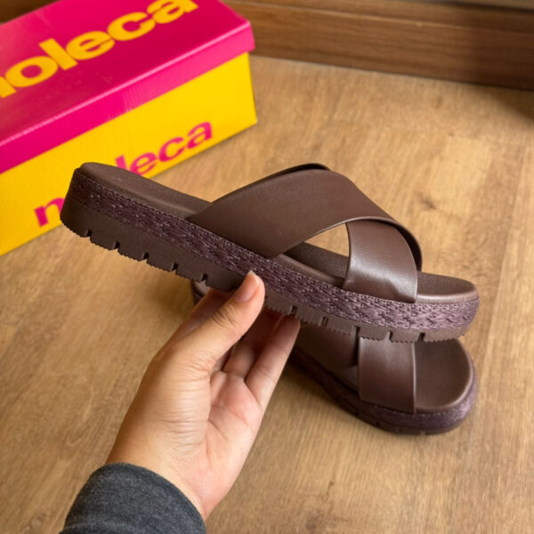 Sandália Moleca Metalizada Comfy Plus 5539.104 - Imagem 4