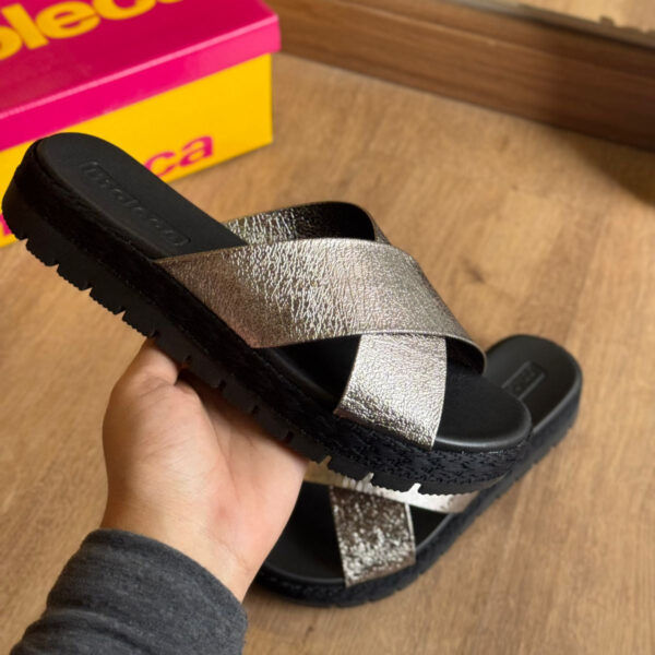 Sandália Moleca Metalizada Comfy Plus 5539.104 - Imagem 10